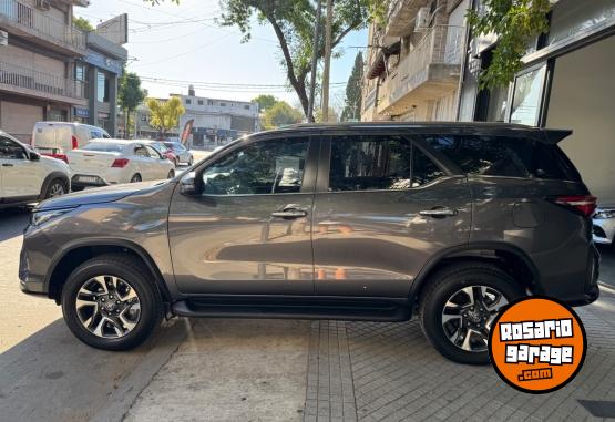 Camionetas - Toyota Sw4 srx at6 2.8 7asientos 2025 Diesel 19300Km - En Venta