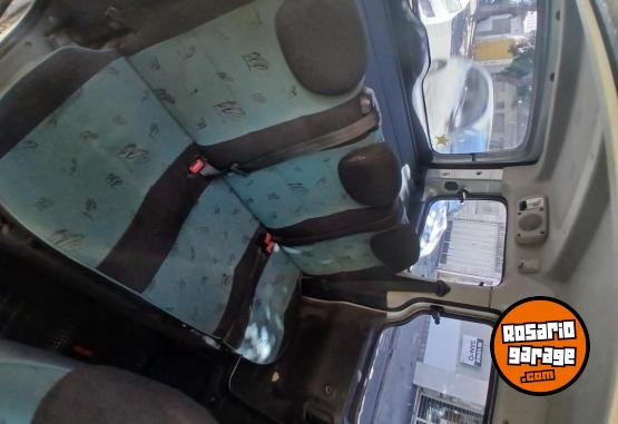 Utilitarios - Peugeot Partner 2009 Diesel 234000Km - En Venta