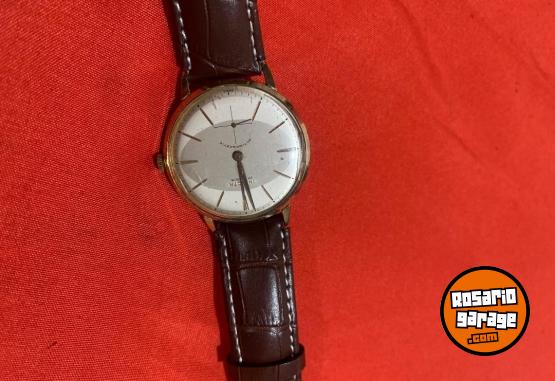 Electr�nica - Reloj antiguo de oro marca Invicta usado impecable - En Venta