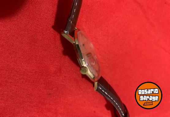 Electr�nica - Reloj antiguo de oro marca Invicta usado impecable - En Venta