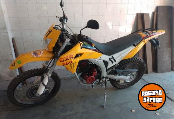 Motos - Guerrero GXR 250 2017 Nafta 6500Km - En Venta