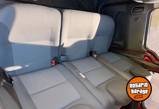 Utilitarios - Peugeot Partner vtc plus 2017 Diesel 110000Km - En Venta