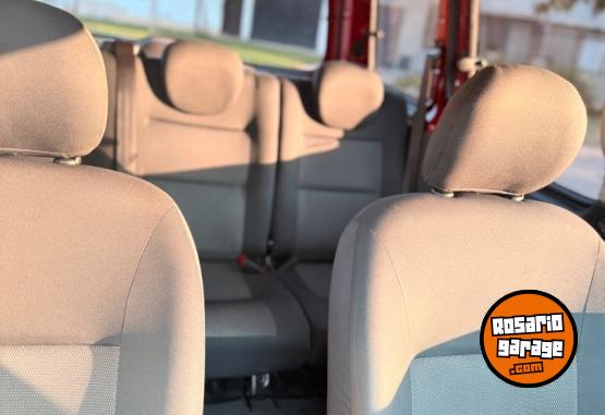 Utilitarios - Peugeot Partner vtc plus 2017 Diesel 110000Km - En Venta