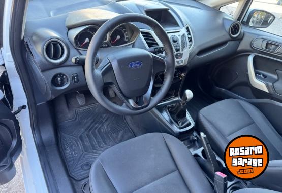 Autos - Ford Fiesta Kinetic 2013 GNC 160000Km - En Venta