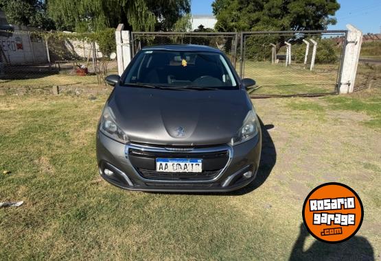 Autos - Peugeot 208 2017 Nafta 113000Km - En Venta