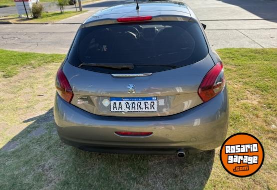 Autos - Peugeot 208 2017 Nafta 113000Km - En Venta