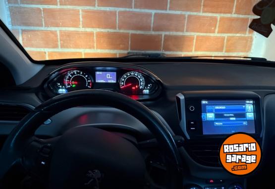 Autos - Peugeot 208 2017 Nafta 113000Km - En Venta