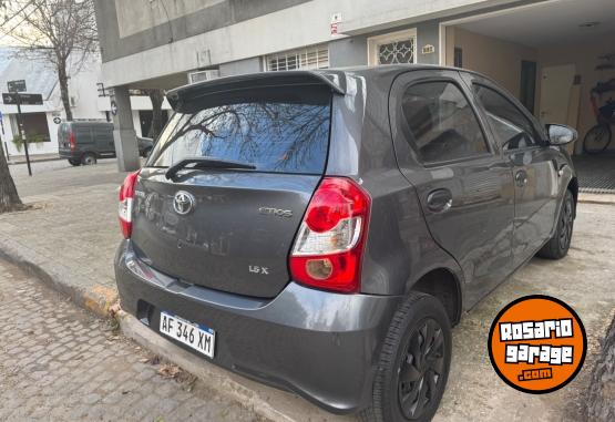 Autos - Toyota Etios 2022 Nafta 40000Km - En Venta