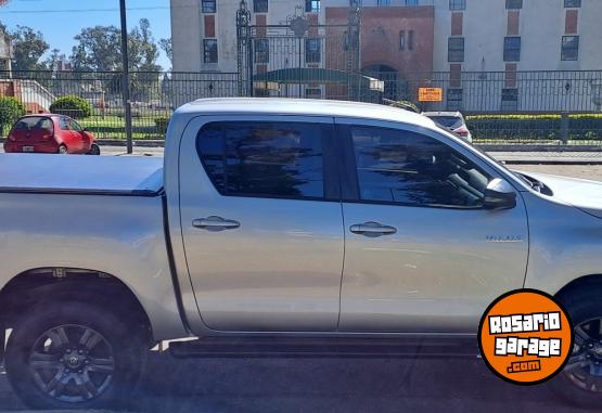 Camionetas - Toyota Hilux Sr 2.4 2022 Diesel 37000Km - En Venta