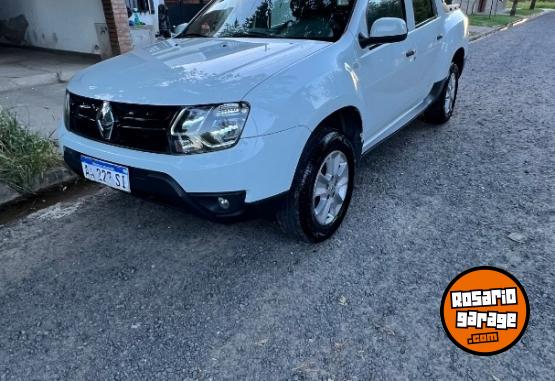 Autos - Renault Duster Oroch 2016 Nafta 82300Km - En Venta