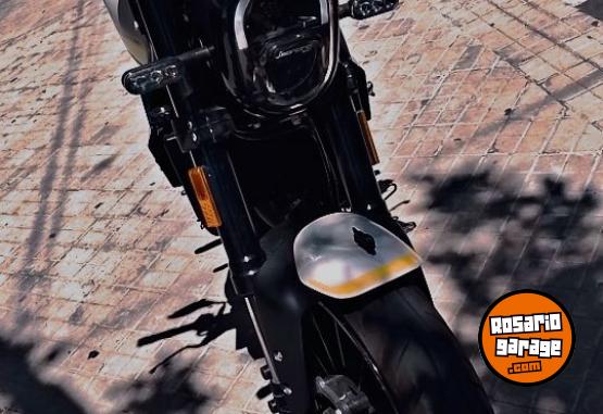 Motos - Benelli Leoncino 250 2022 Nafta 3000Km - En Venta