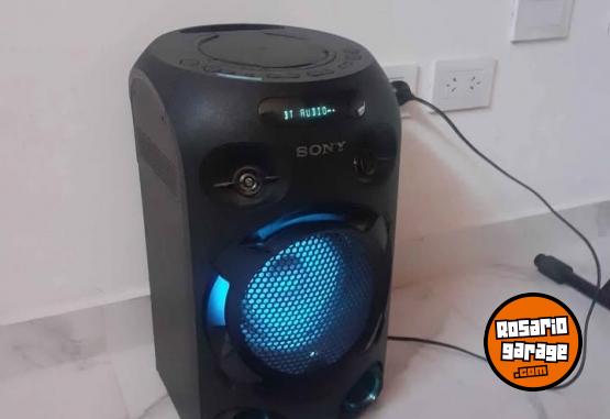 Electr�nica - Torre de sonido Sony MHC-V02 con bluetooth y 80 W de potencia. - En Venta