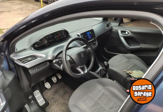 Autos - Peugeot 208 2014 Nafta 100000Km - En Venta