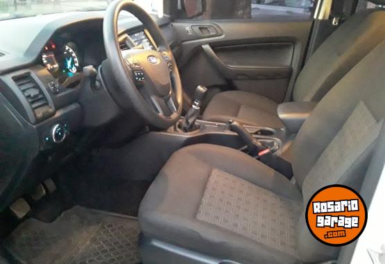 Camionetas - Ford RANGER XLS 4X2 2023 Diesel 17500Km - En Venta