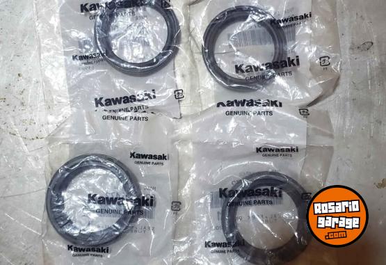 Accesorios para Motos - Retenes de suspencion Kawasaki z750 - En Venta