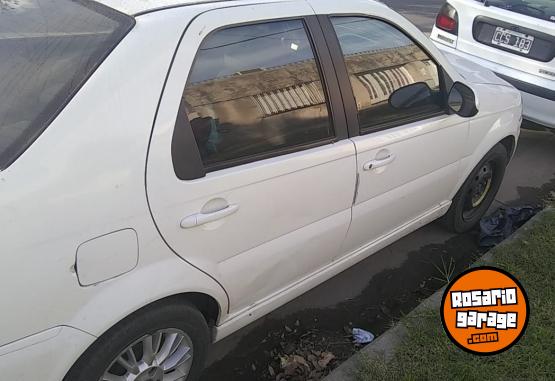 Autos - Fiat Siena 1.6 16v etorq 2015 Nafta 155000Km - En Venta