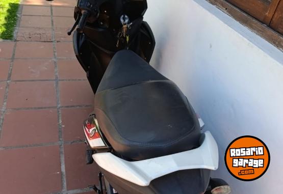 Motos - Yamaha ZR 2018 Nafta 11000Km - En Venta