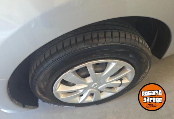 Autos - Renault Logan 2019 Nafta 119000Km - En Venta