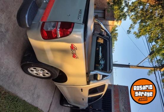 Camionetas - Toyota Hilux 2.5 pack 4x4 2015 Diesel 325000Km - En Venta