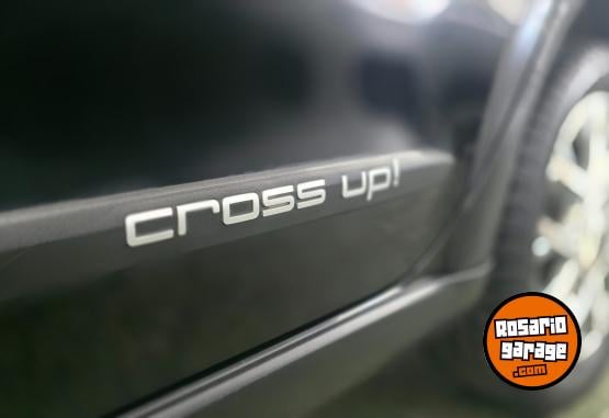 Autos - Volkswagen UP 1,0 MPI CROSs 2017 Nafta  - En Venta