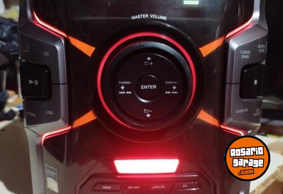 Hogar - Equipo de m�sica Sony Genezi con m�dulo Bluetooth y tele Admiral led ( no es Smart) pero con un aparato lo convertis enseguida. - En Venta