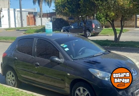 Autos - Peugeot 207 2010 Nafta 220000Km - En Venta
