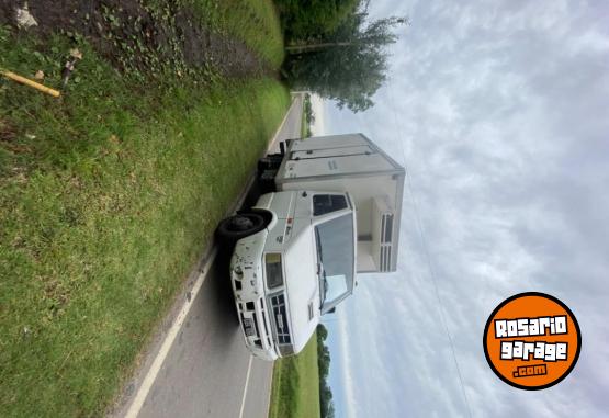 Camiones y Gr�as - Iveco daily caja t�rmica - En Venta