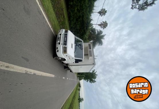 Camiones y Gr�as - Iveco daily caja t�rmica - En Venta