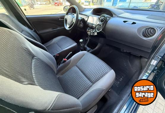 Autos - Toyota ETIOS XLS 1.5N 2017 Nafta 160000Km - En Venta