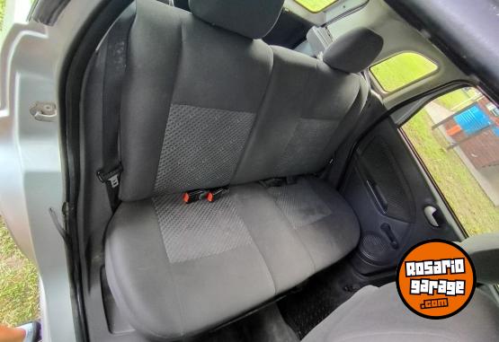 Autos - Ford Fiesta 2006 Nafta 192000Km - En Venta