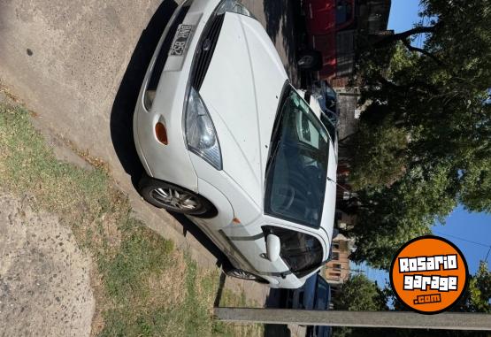 Autos - Ford Focus 2000 Diesel 277000Km - En Venta