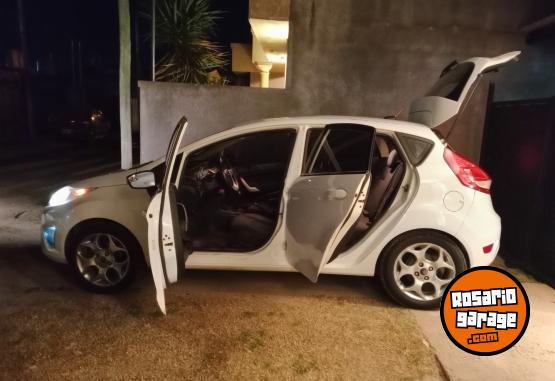 Autos - Ford Fiesta Titanium Kinetic 2013 Nafta 170000Km - En Venta