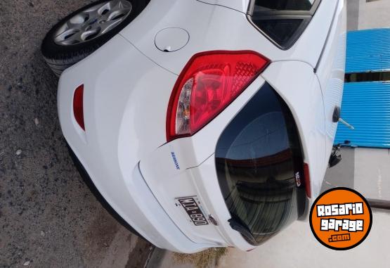 Autos - Ford Fiesta Titanium Kinetic 2013 Nafta 170000Km - En Venta