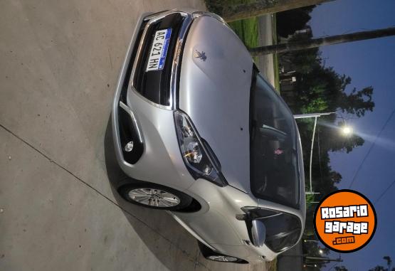 Autos - Peugeot 208 2018 Nafta 100000Km - En Venta