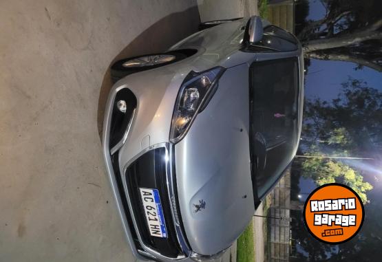 Autos - Peugeot 208 2018 Nafta 100000Km - En Venta