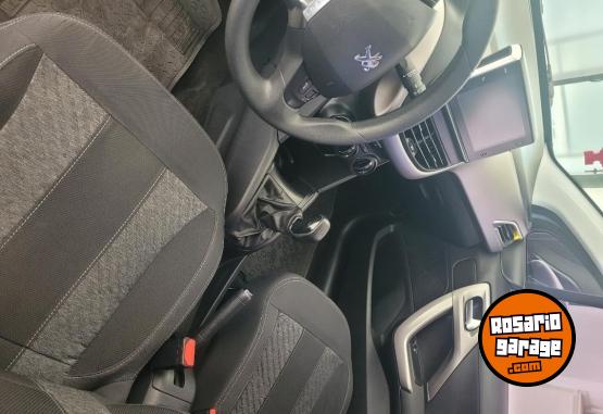 Autos - Peugeot 208 2018 Nafta 100000Km - En Venta