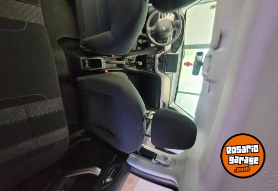 Autos - Peugeot 208 2018 Nafta 100000Km - En Venta