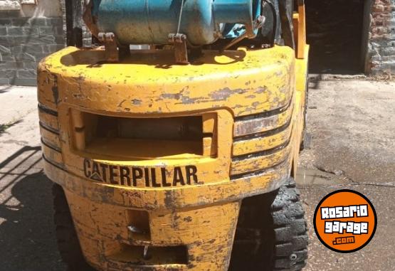 Camiones y Grúas - Elevador Caterpillar GNC - En Venta