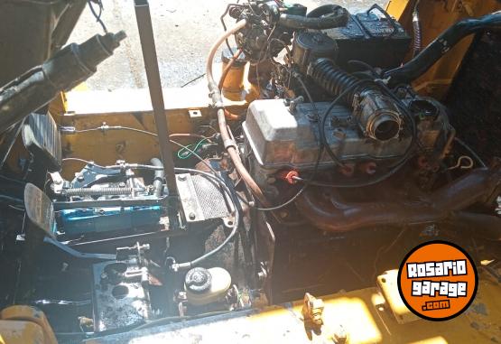 Camiones y Grúas - Elevador Caterpillar GNC - En Venta