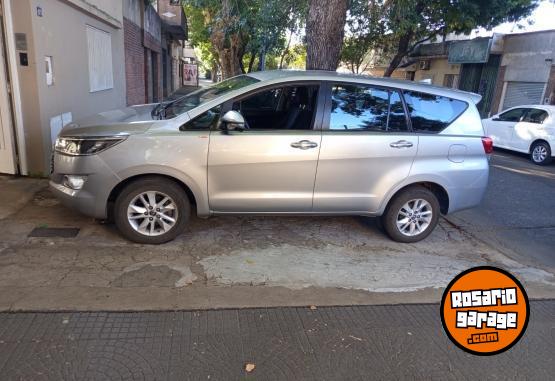Camionetas - Toyota Innova 2.7 SRV nafta 2019 Nafta 112000Km - En Venta