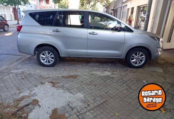 Camionetas - Toyota Innova 2.7 SRV nafta 2019 Nafta 112000Km - En Venta