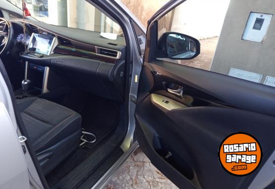 Camionetas - Toyota Innova 2.7 SRV nafta 2019 Nafta 112000Km - En Venta