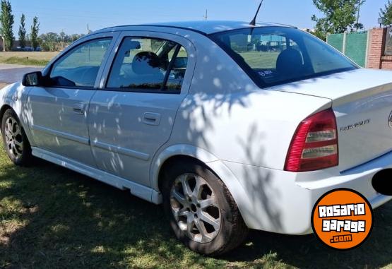 Autos - Chevrolet Astra GLS 2.0 8V 2011 GNC 126500Km - En Venta