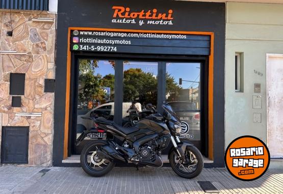 Motos - Bajaj DOMINAR 400 UG 2023 Nafta 15300Km - En Venta