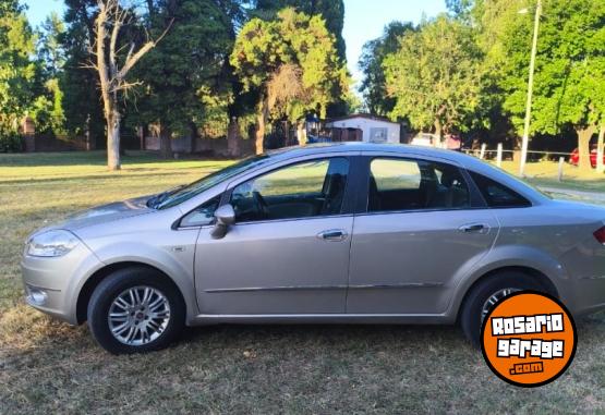 Autos - Fiat Línea essence 2011 2011 Nafta 197000Km - En Venta