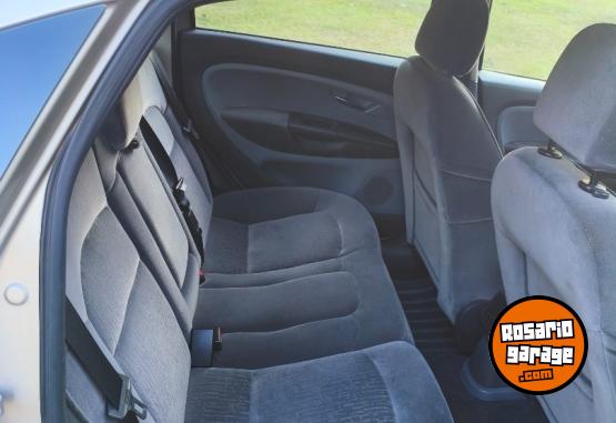 Autos - Fiat Línea essence 2011 2011 Nafta 197000Km - En Venta