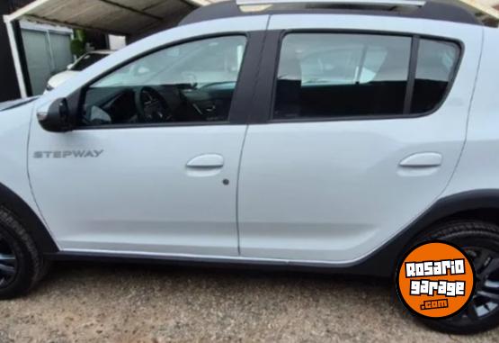 Autos - Renault Sandero stepway intense 2025 Nafta 300Km - En Venta