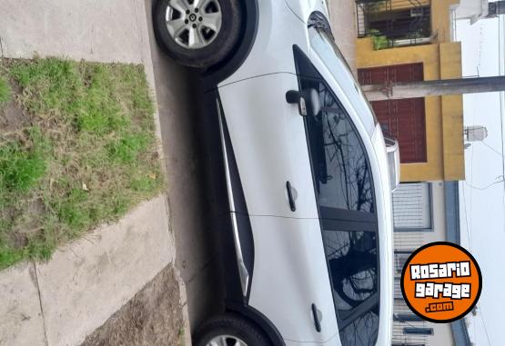 Autos - Renault Suran 2018 Nafta 78000Km - En Venta