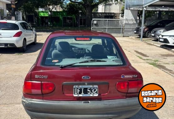 Autos - Ford Escort 1.8 2000 Nafta 177000Km - En Venta
