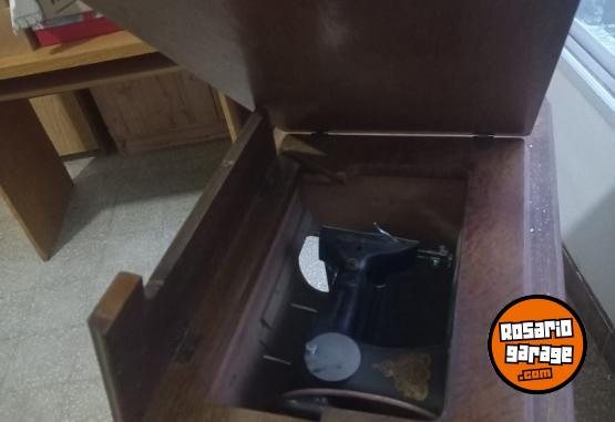 Hogar - Maquina de coser Naumachin - Antigua. - En Venta